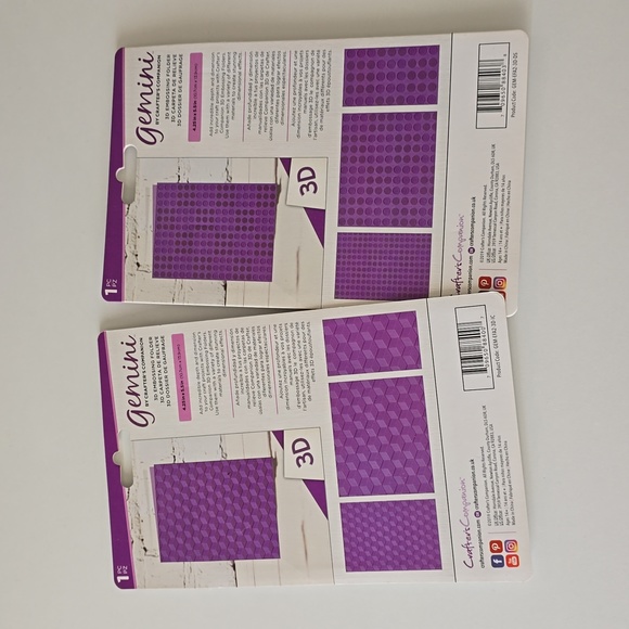 Brand New Gemini by Crafter's Companion 3D Folders. Dots and Isometric Cube. - Picture 2 of 3